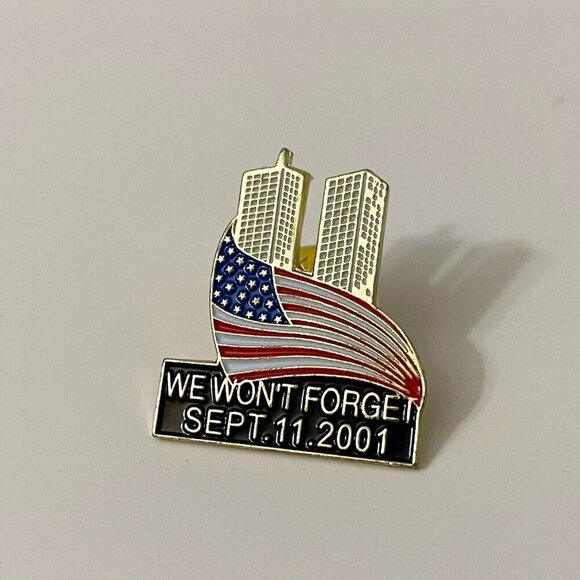 2001 We Wont Forget September 11th Commemorative Lapel Pin Twin Towers - Picture 2 of 9